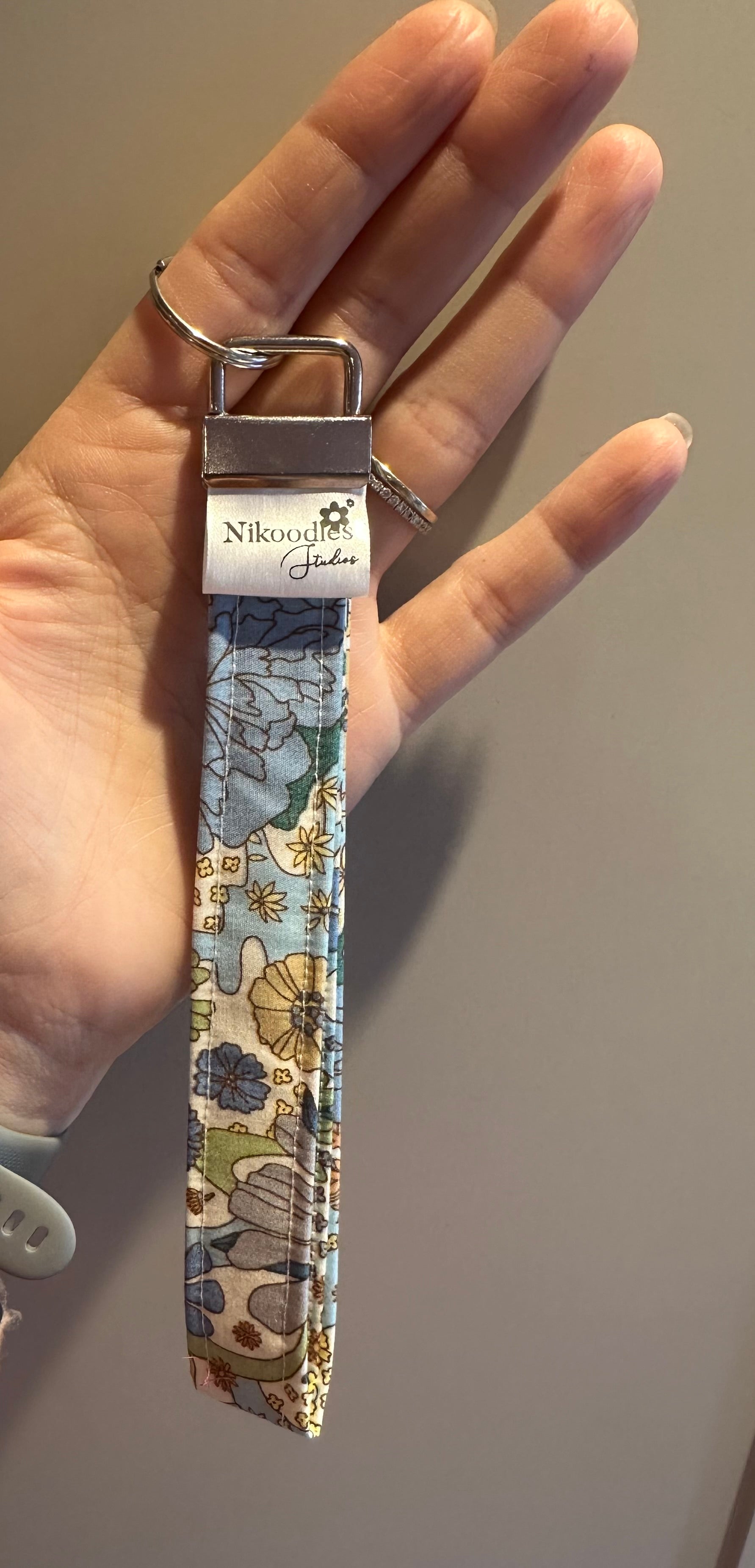 Blue floral wristlet