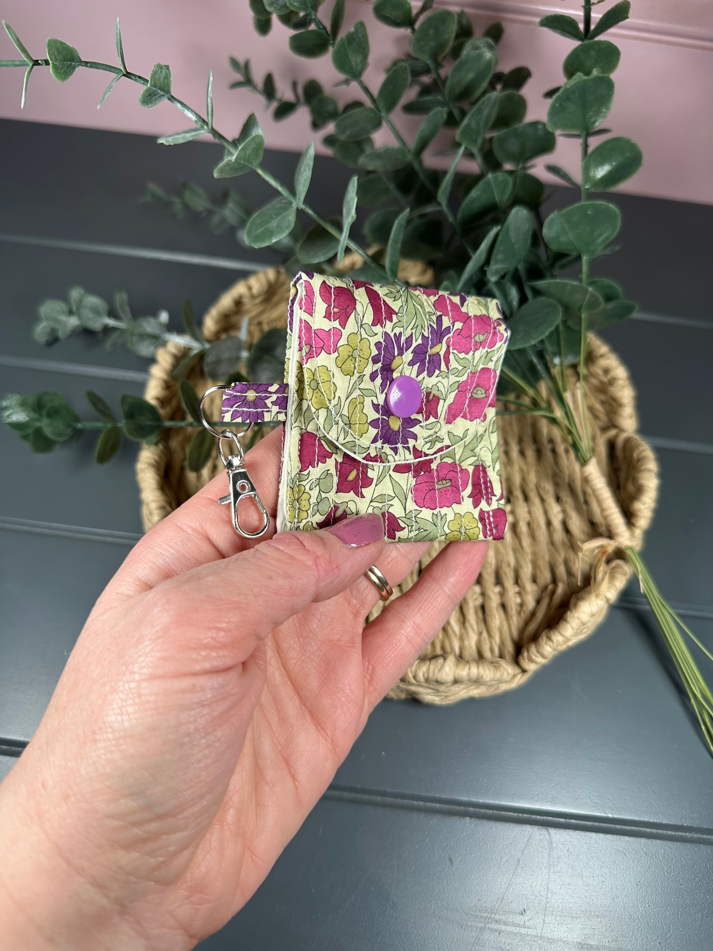 Green floral quilted airpod case