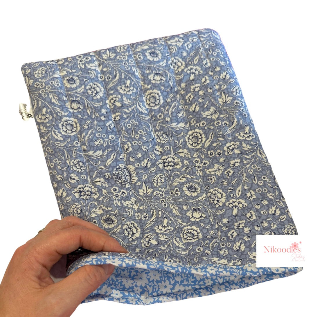 Penelope quilted booksleeve