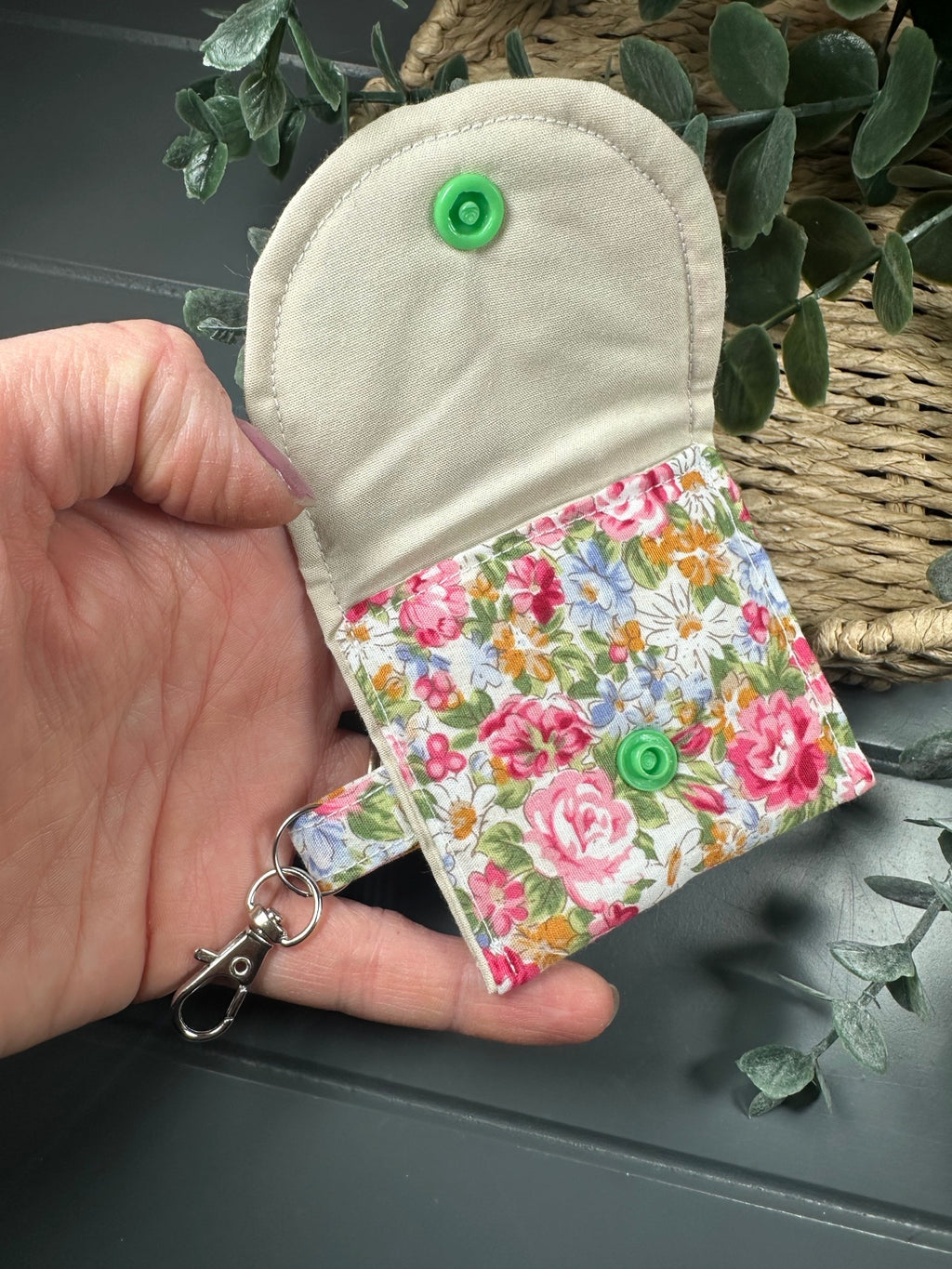 Elegant floral airpod case