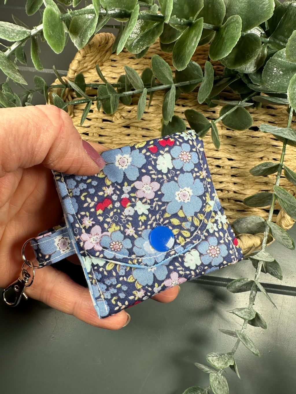 Blue floral airpod case