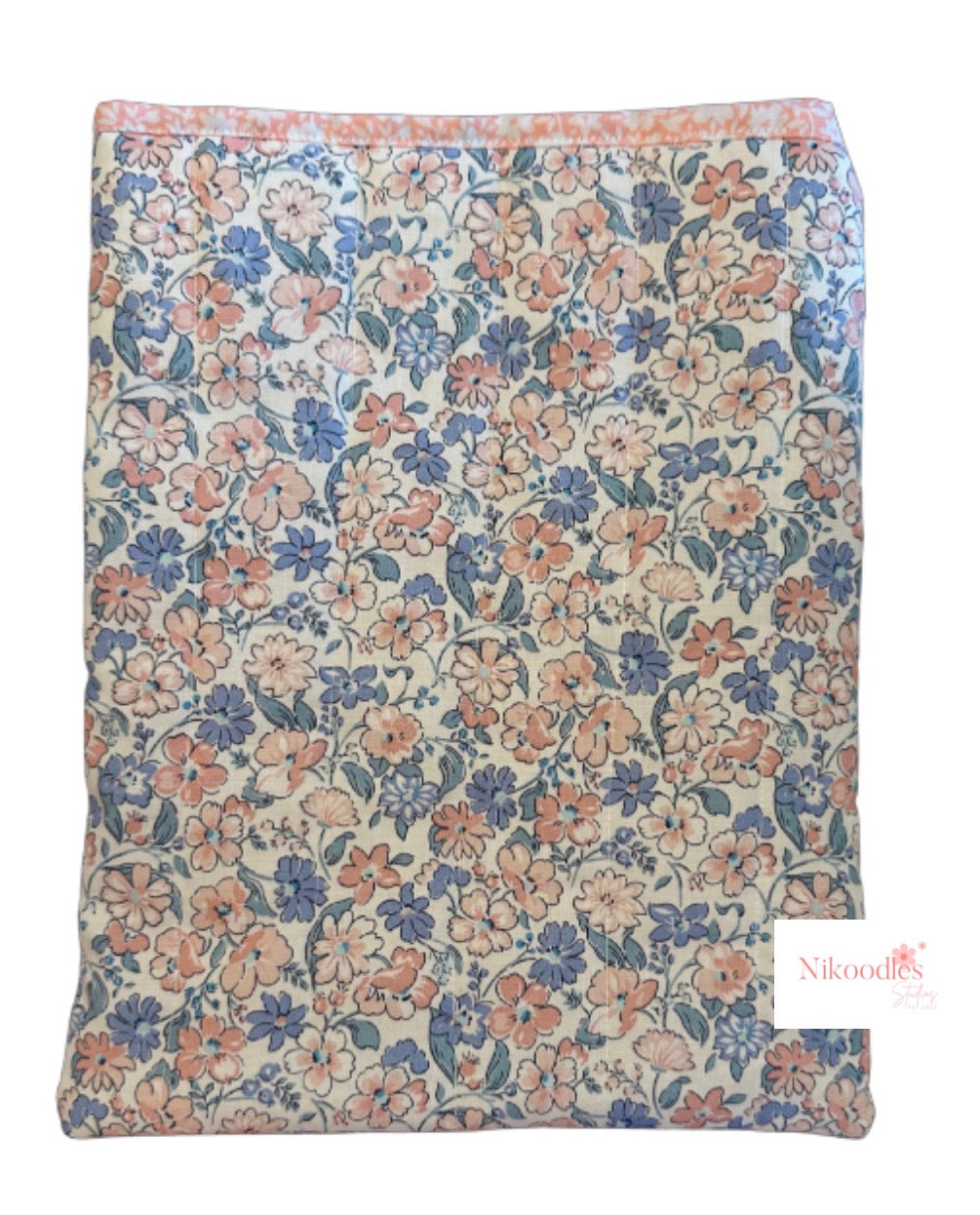 Olivia - Large quilted book sleeve