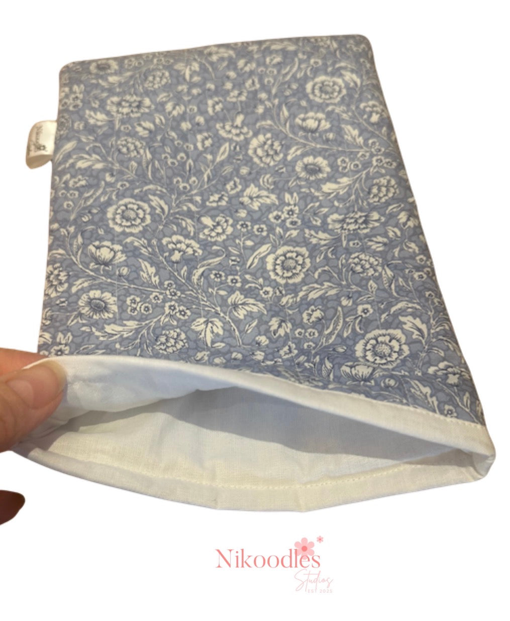 Penelope quilted booksleeve